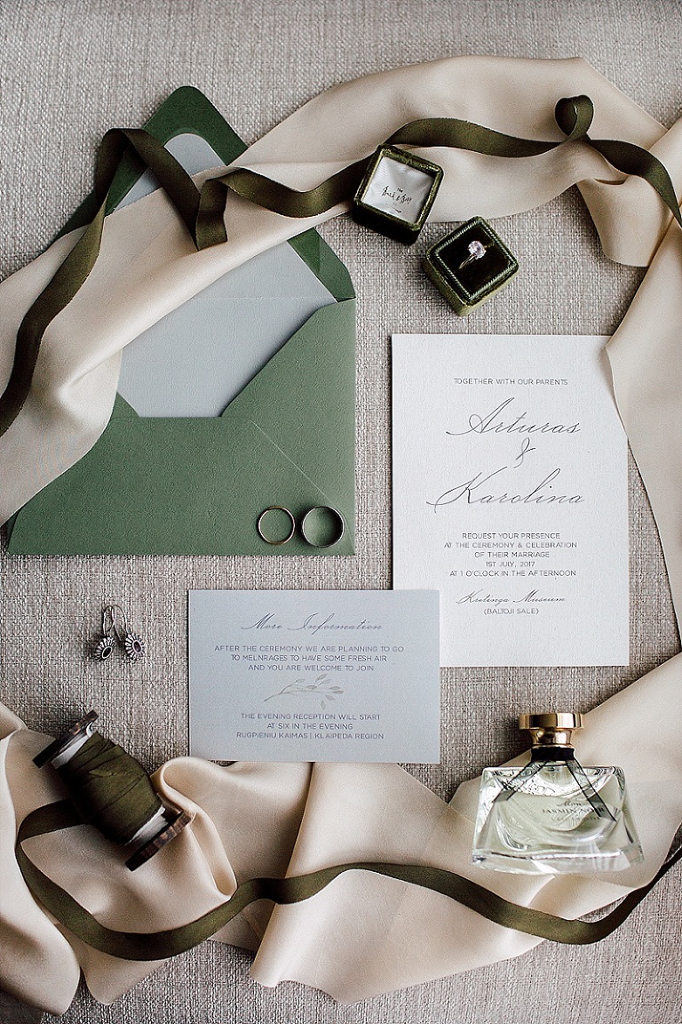 Greenery organic invitation